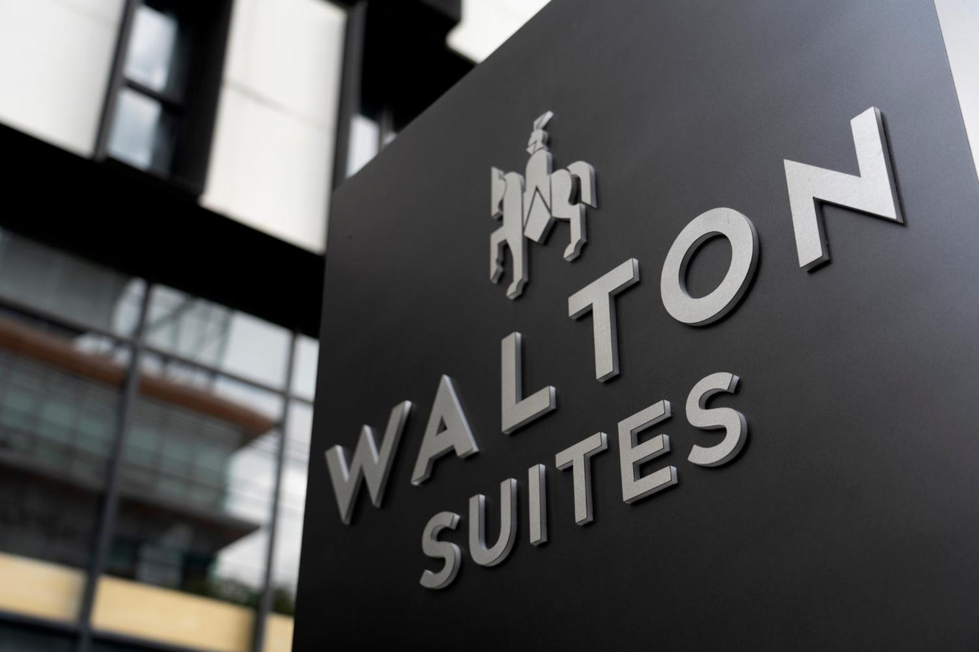 Walton Suites Sukhumvit Banguecoque Exterior foto