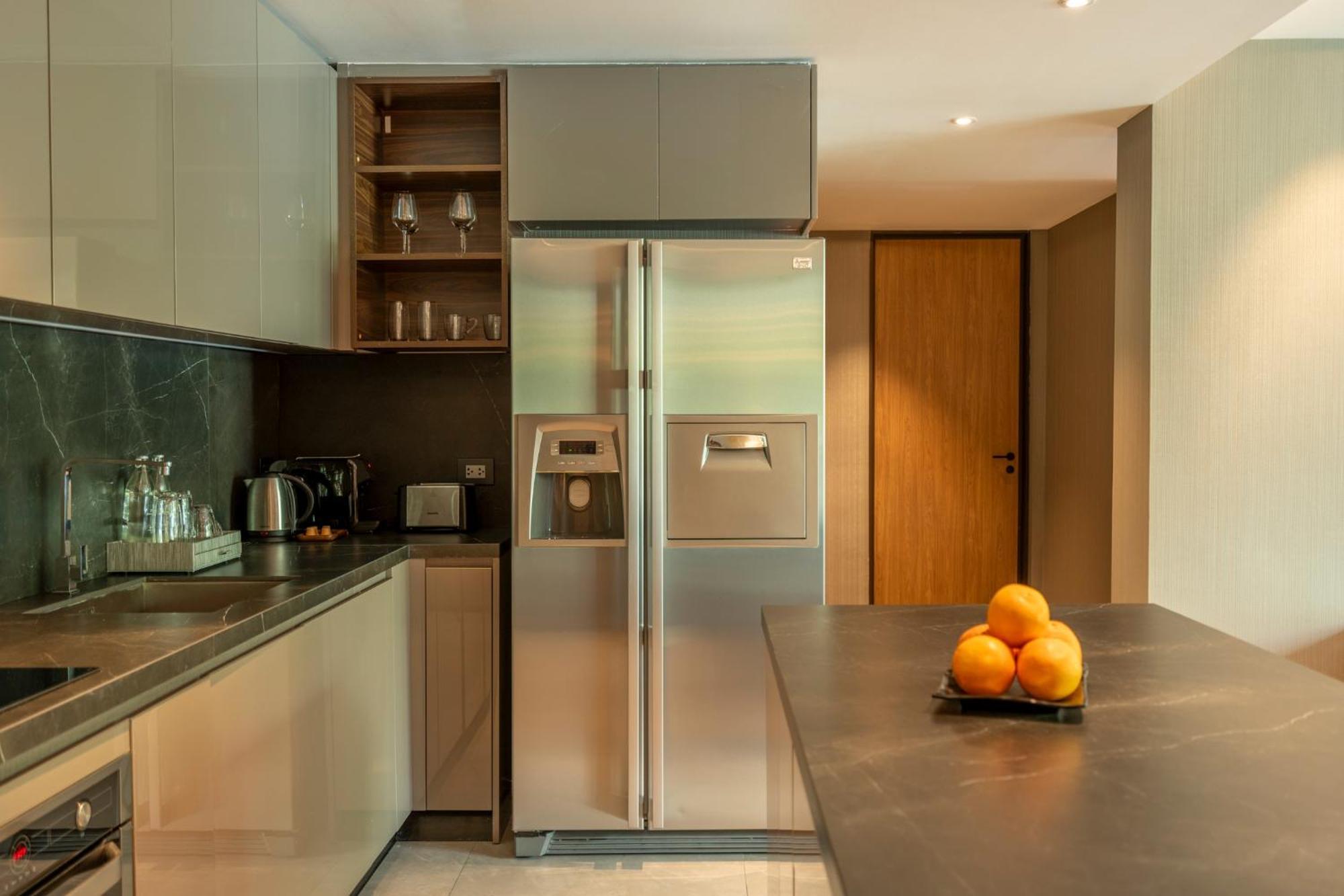 Walton Suites Sukhumvit Banguecoque Exterior foto